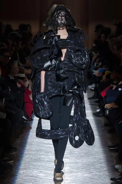 Look 3